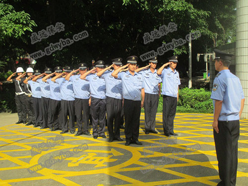 保安察覺不對，民警迅速出動！3人落網(wǎng)