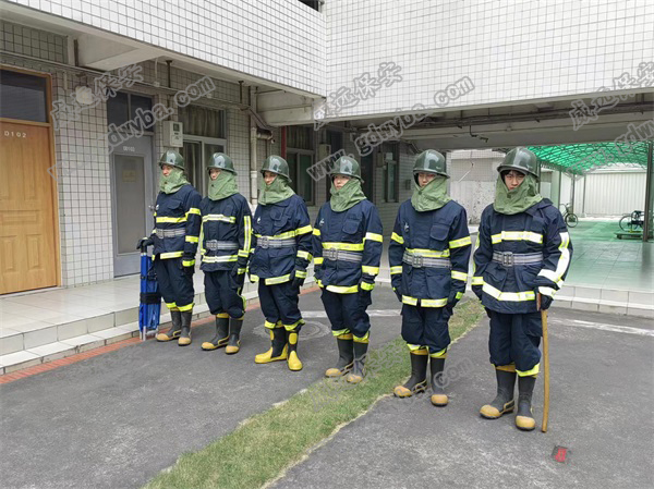 10.應急與消防培訓演習.jpg