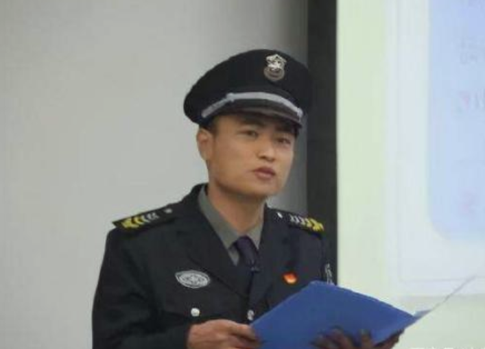 北大保安完美“逆襲”的背后：你是誰不重要，跟誰在一起很重要