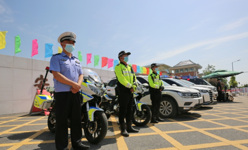 輕傷不下火線，民警連續(xù)8年堅守高考安保工作崗