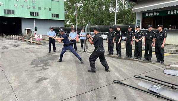 警企聯(lián)防，保障安全-廣東威遠(yuǎn)保安公司開展防暴演練活動(dòng)